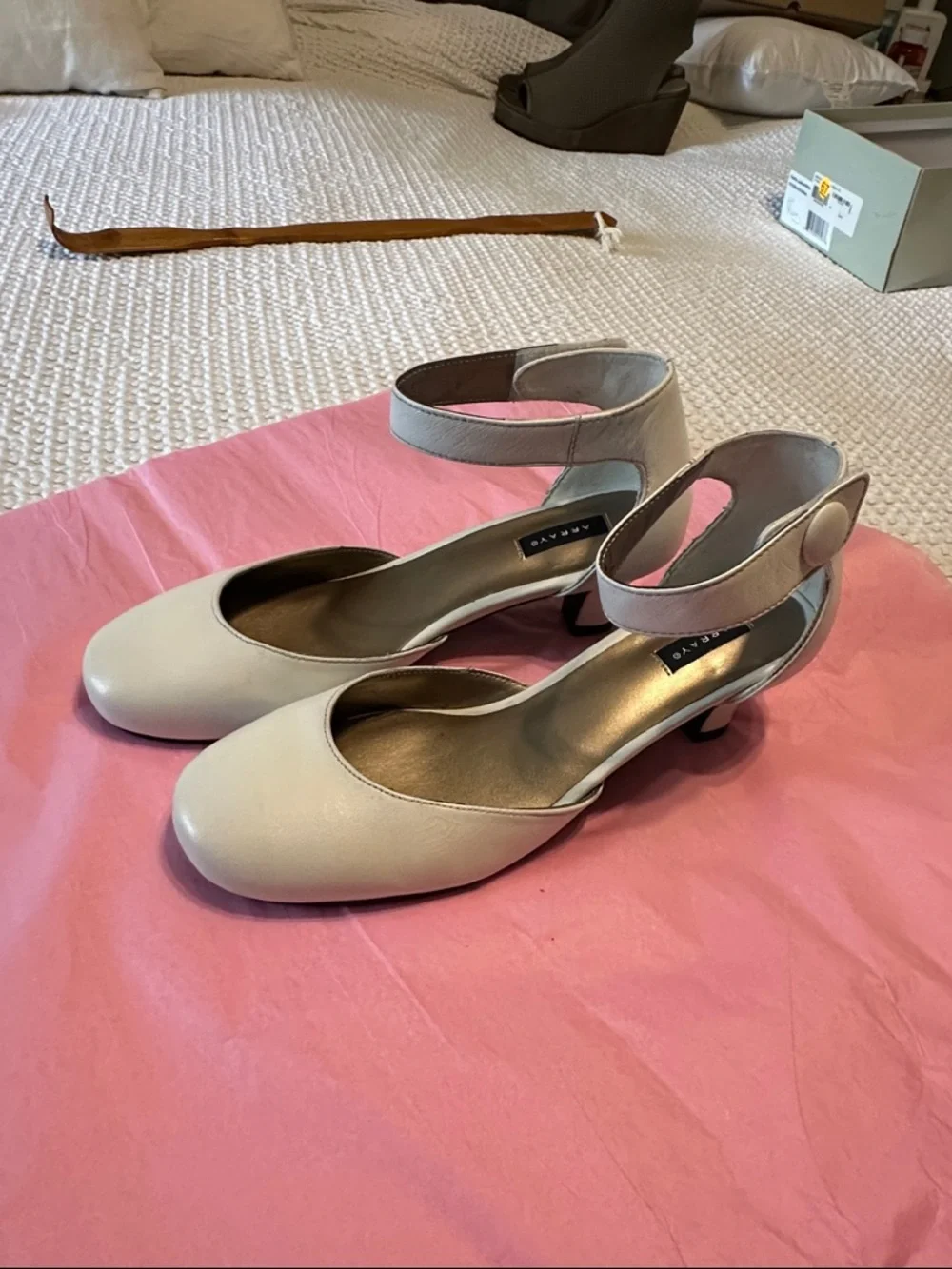 Array White Cross-Strap Round-Toe Heels - Picture 3 of 6